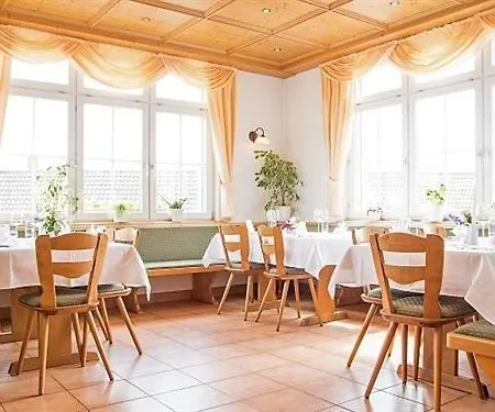 Kreuz ゲストハウス ユーリンゲン・ビルケンドルフ