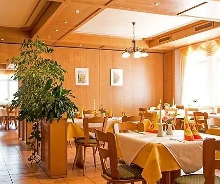 ゲストハウス Kreuz 3*